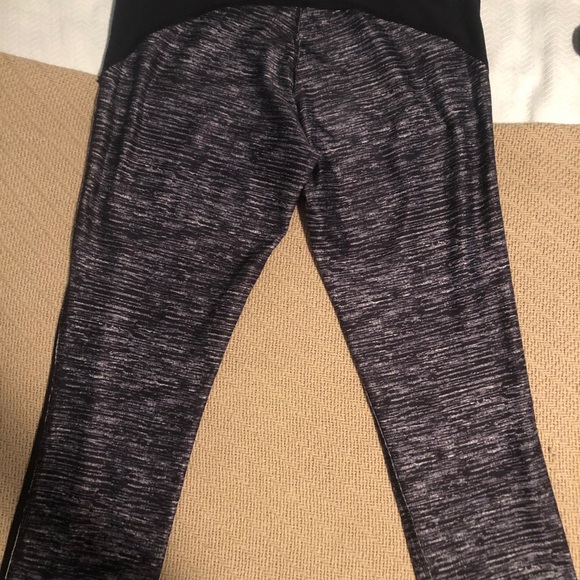 Nike Dri Fit Crop Work Out Pants - Picture 2 of 4